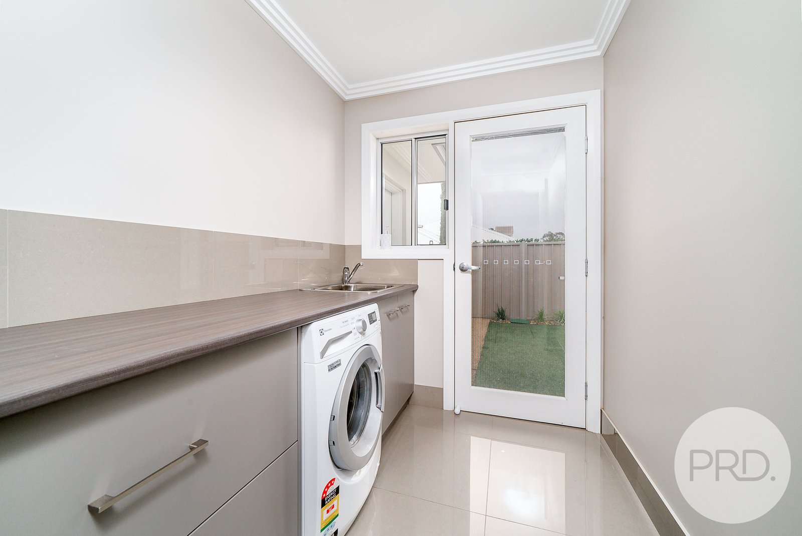 25 Barton Avenue LLOYD 17