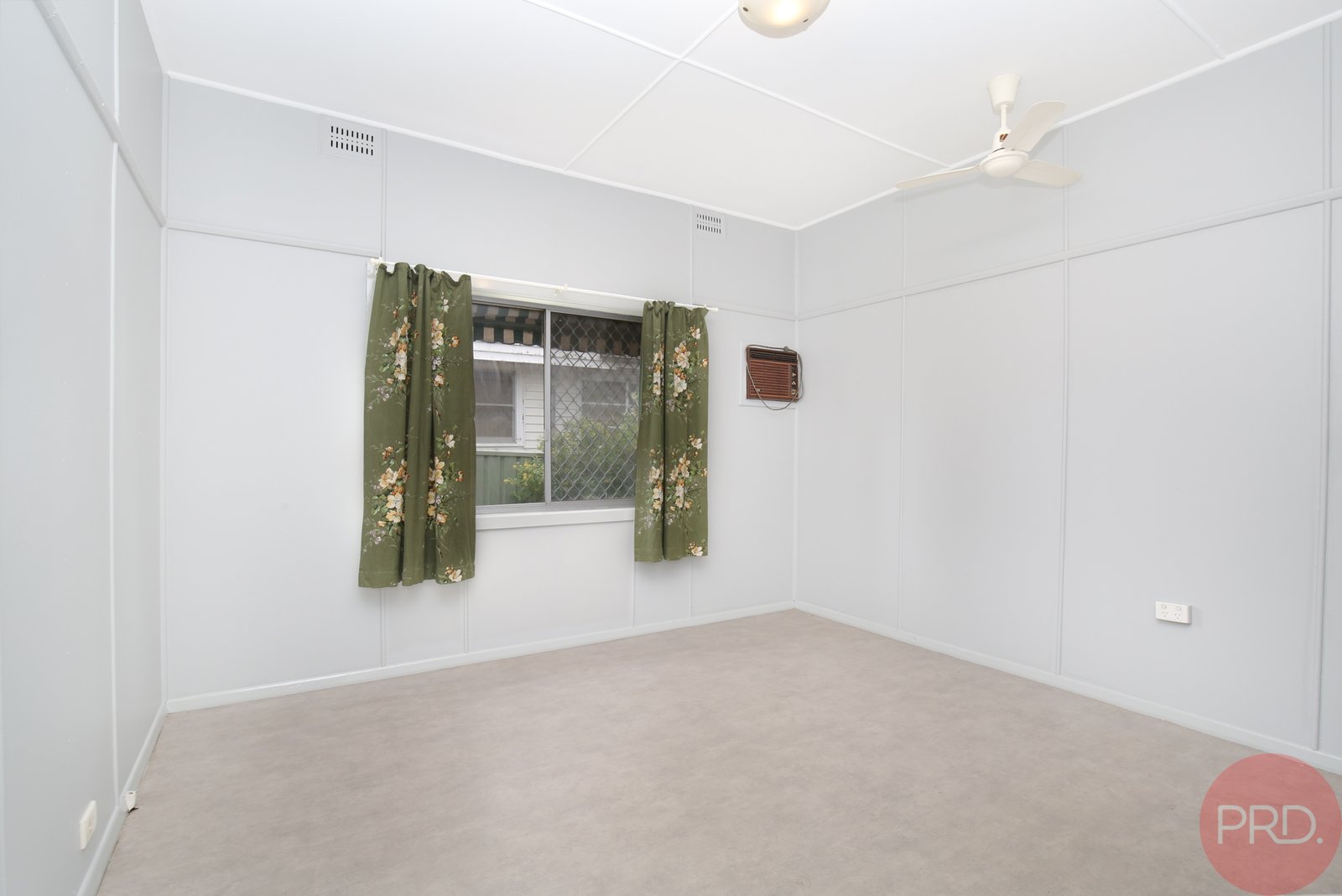 25 Beresford Avenue BERESFIELD 8
