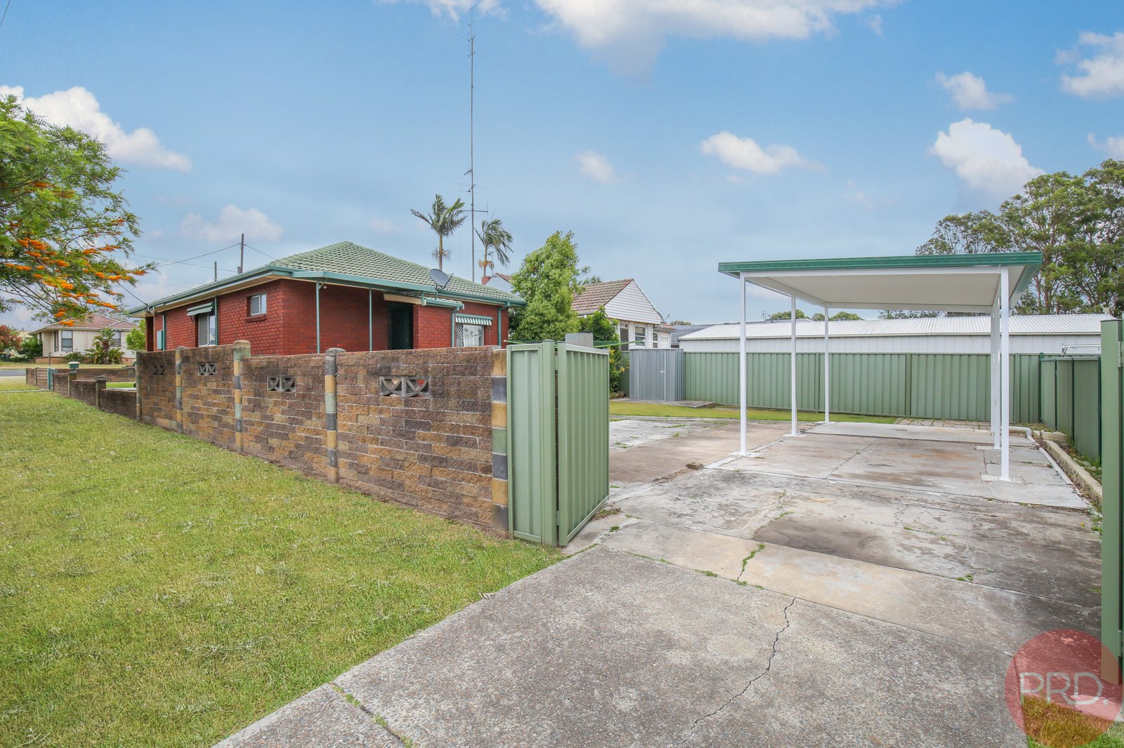 25 Beresford Avenue BERESFIELD 13