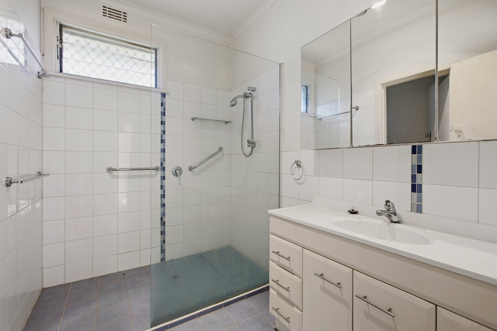 Gallery: 25 Besant Street