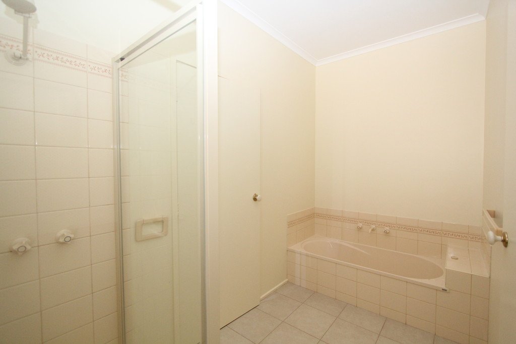 25 Birdwood Avenue SEBASTOPOL 8