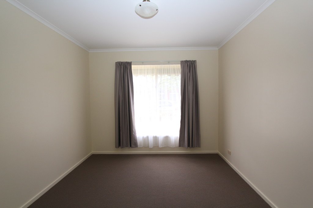 25 Birdwood Avenue SEBASTOPOL 6