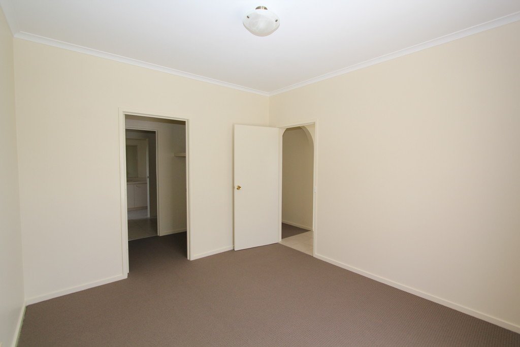 25 Birdwood Avenue SEBASTOPOL 7