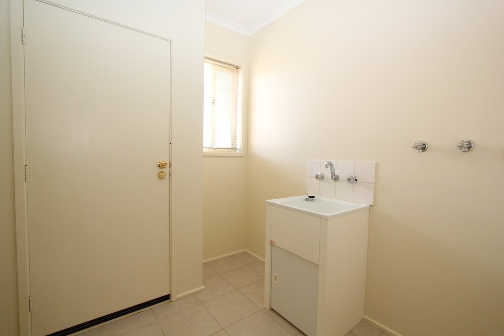 25 Birdwood Avenue SEBASTOPOL 11