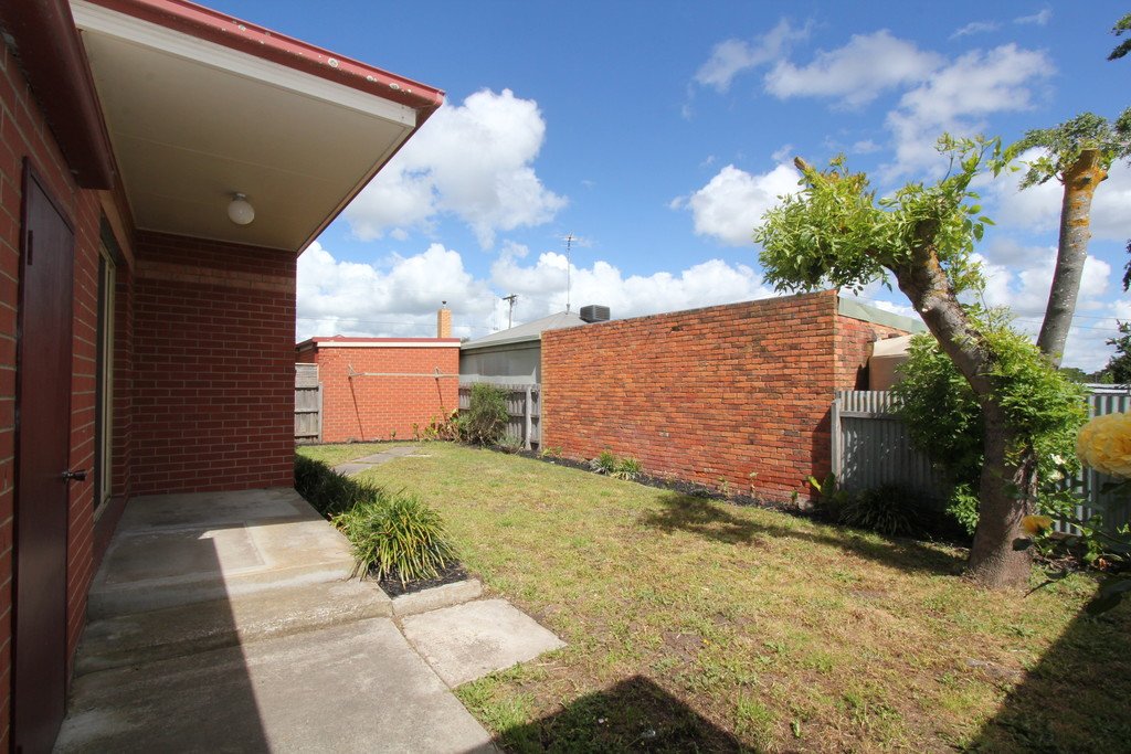 25 Birdwood Avenue SEBASTOPOL 12