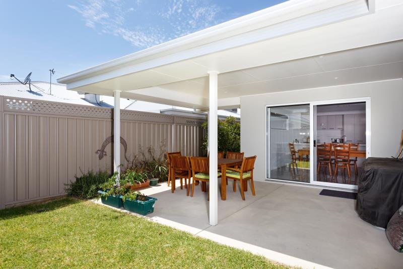 25 Bradman Avenue BOOROOMA 7