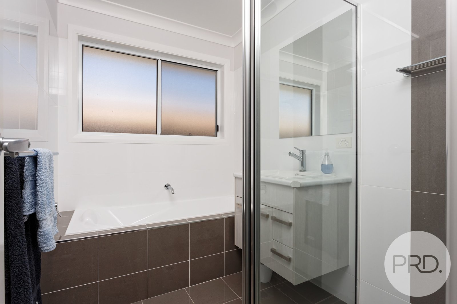 25 Bradman Drive BOOROOMA 7