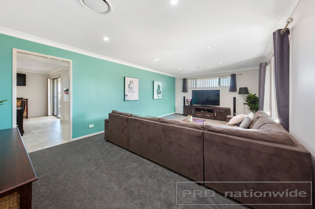 25 Brittany Ave  RUTHERFORD 4