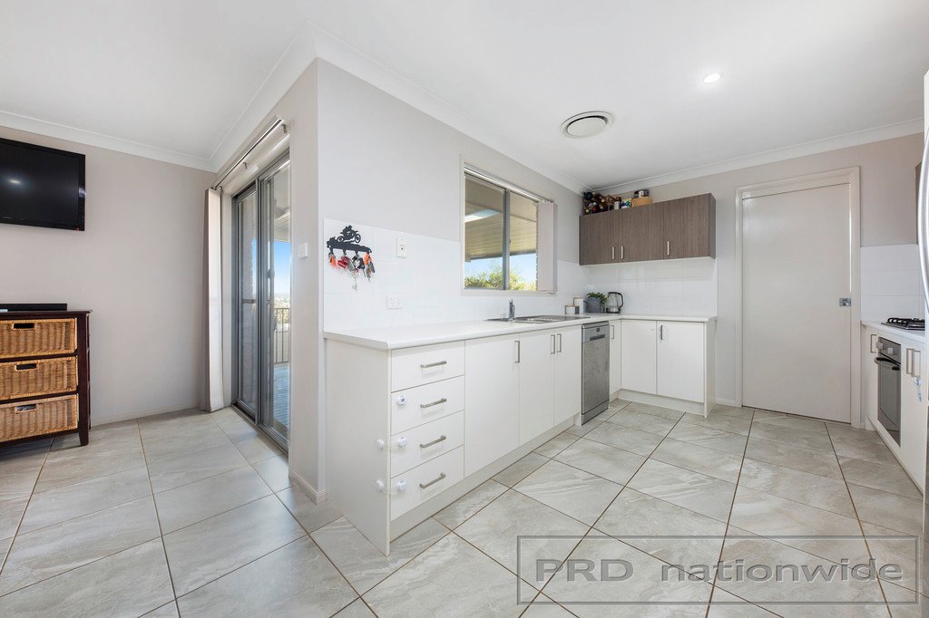 25 Brittany Ave  RUTHERFORD 8