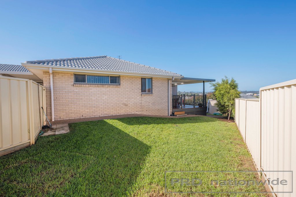 25 Brittany Ave  RUTHERFORD 18