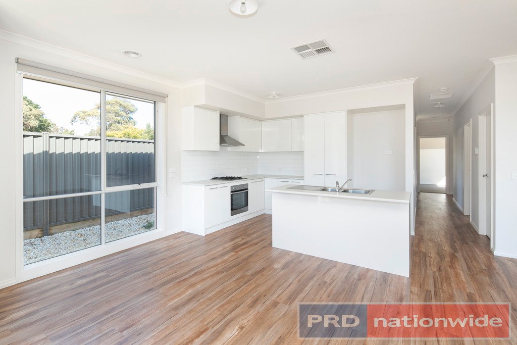 2/5 Broomfield Road CRESWICK 4