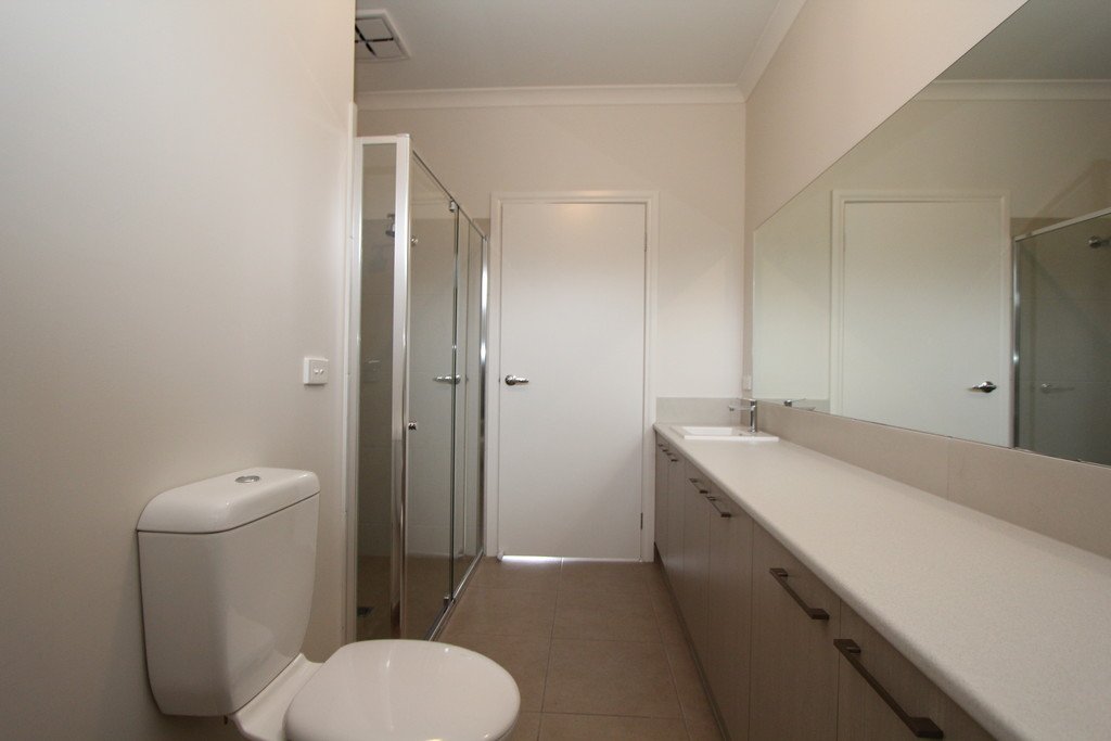 2/5 Broomfield Road CRESWICK 5