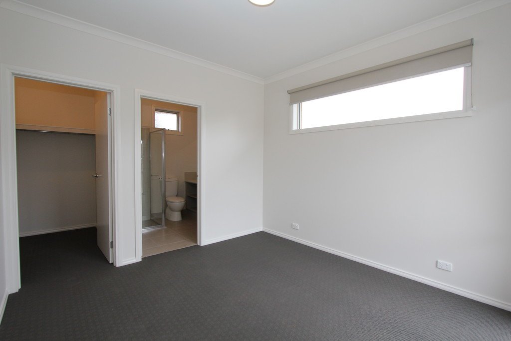 2/5 Broomfield Road CRESWICK 7
