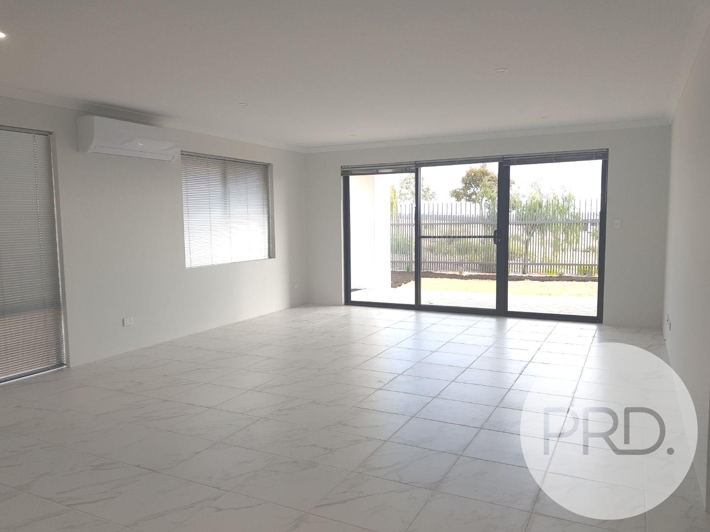 25 Bulloo Loop ELLENBROOK 5