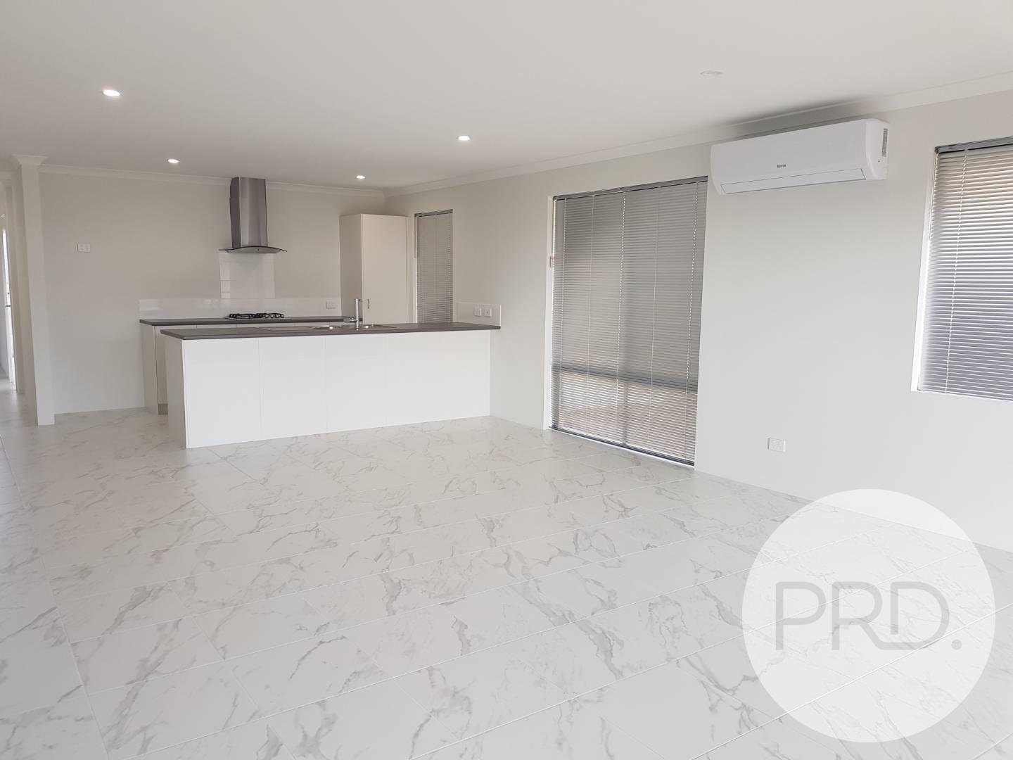 25 Bulloo Loop ELLENBROOK 7