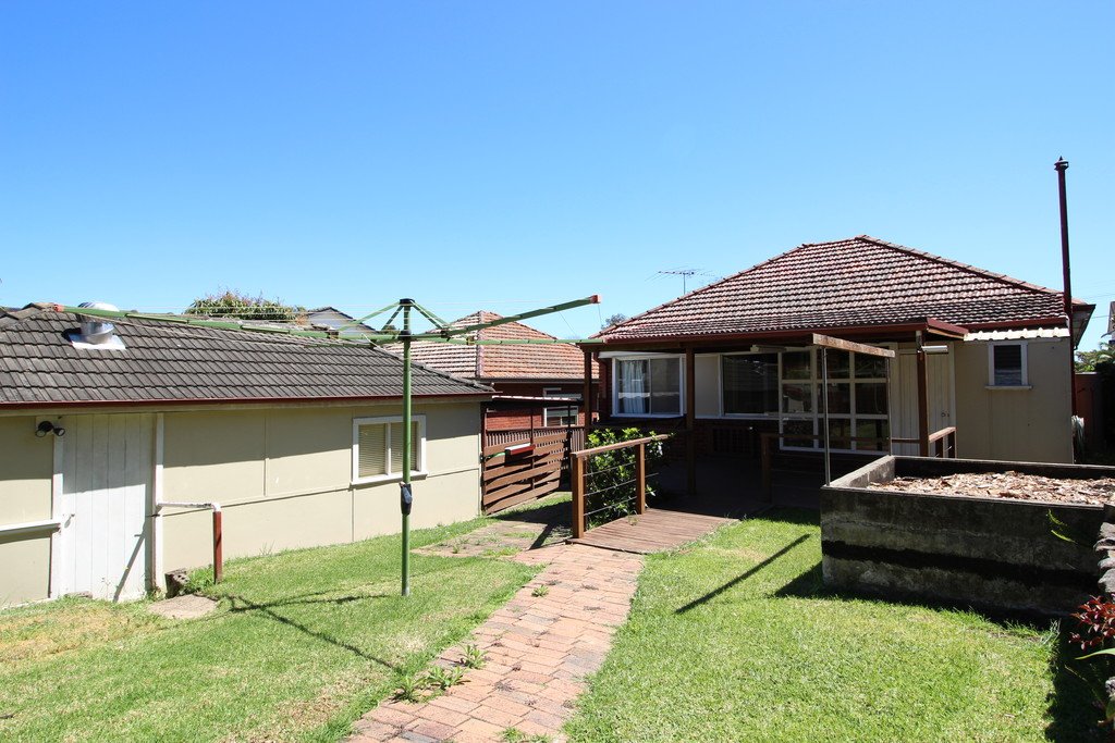 25 Bungalow Road PEAKHURST 8