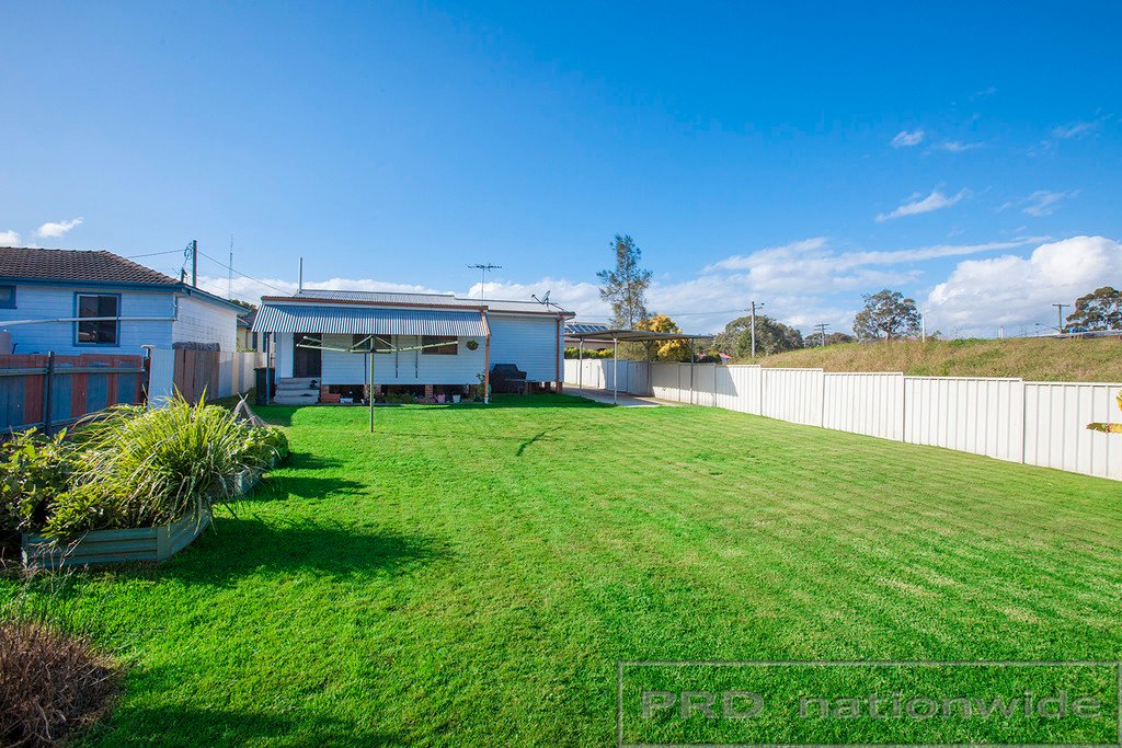 25 Byron Street BERESFIELD 3