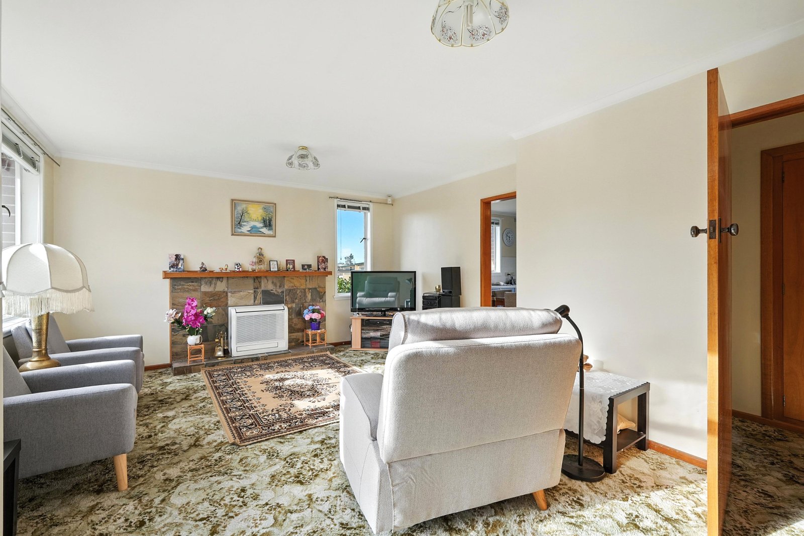 25 Cammeray Road CLAREMONT 9