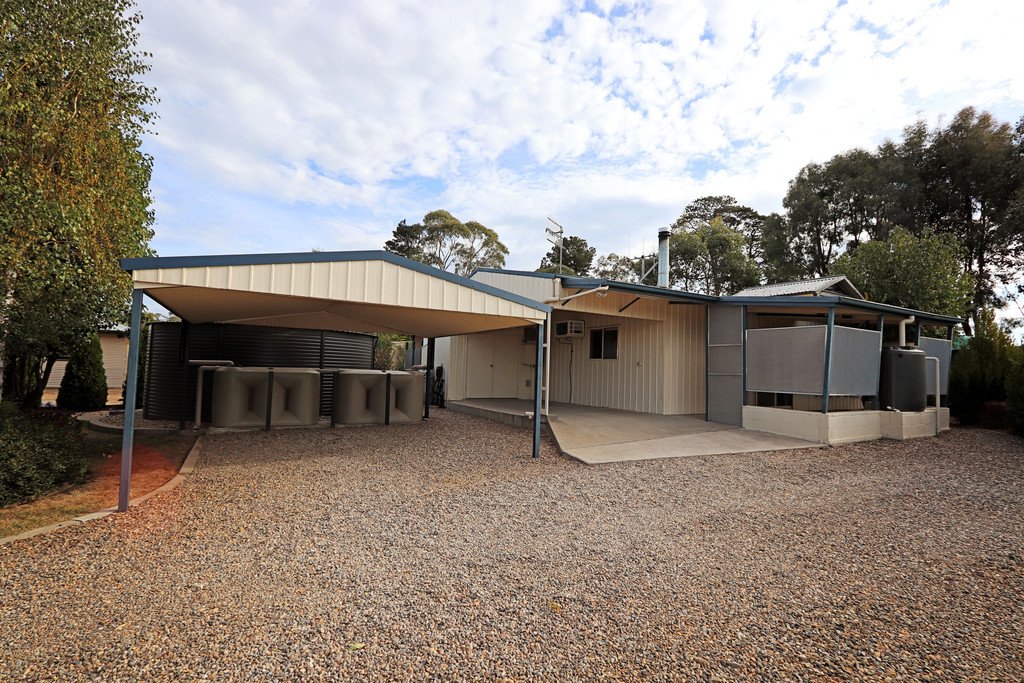 25 Carabost Street TUMBARUMBA 3