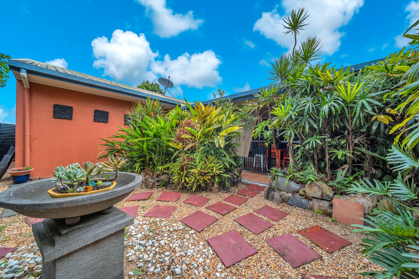 25 Carnation Street PROSERPINE 8