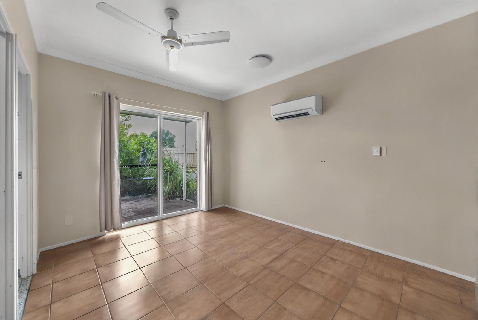 25 Carnation Street PROSERPINE 27