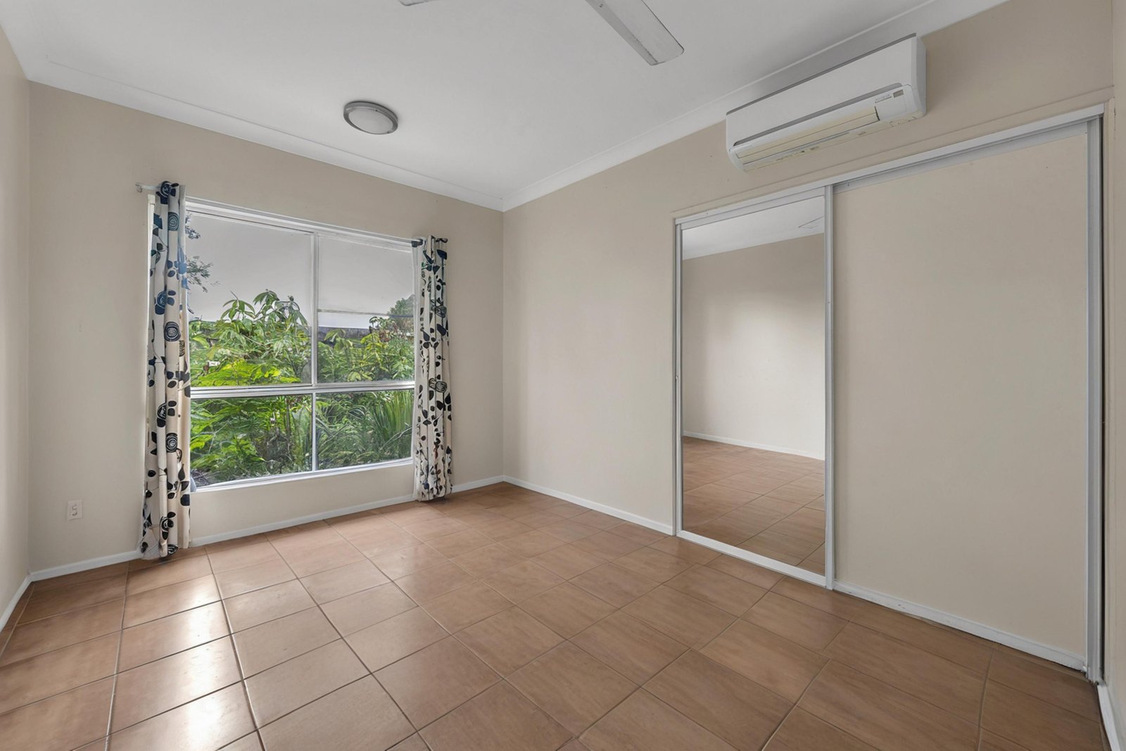 25 Carnation Street PROSERPINE 31