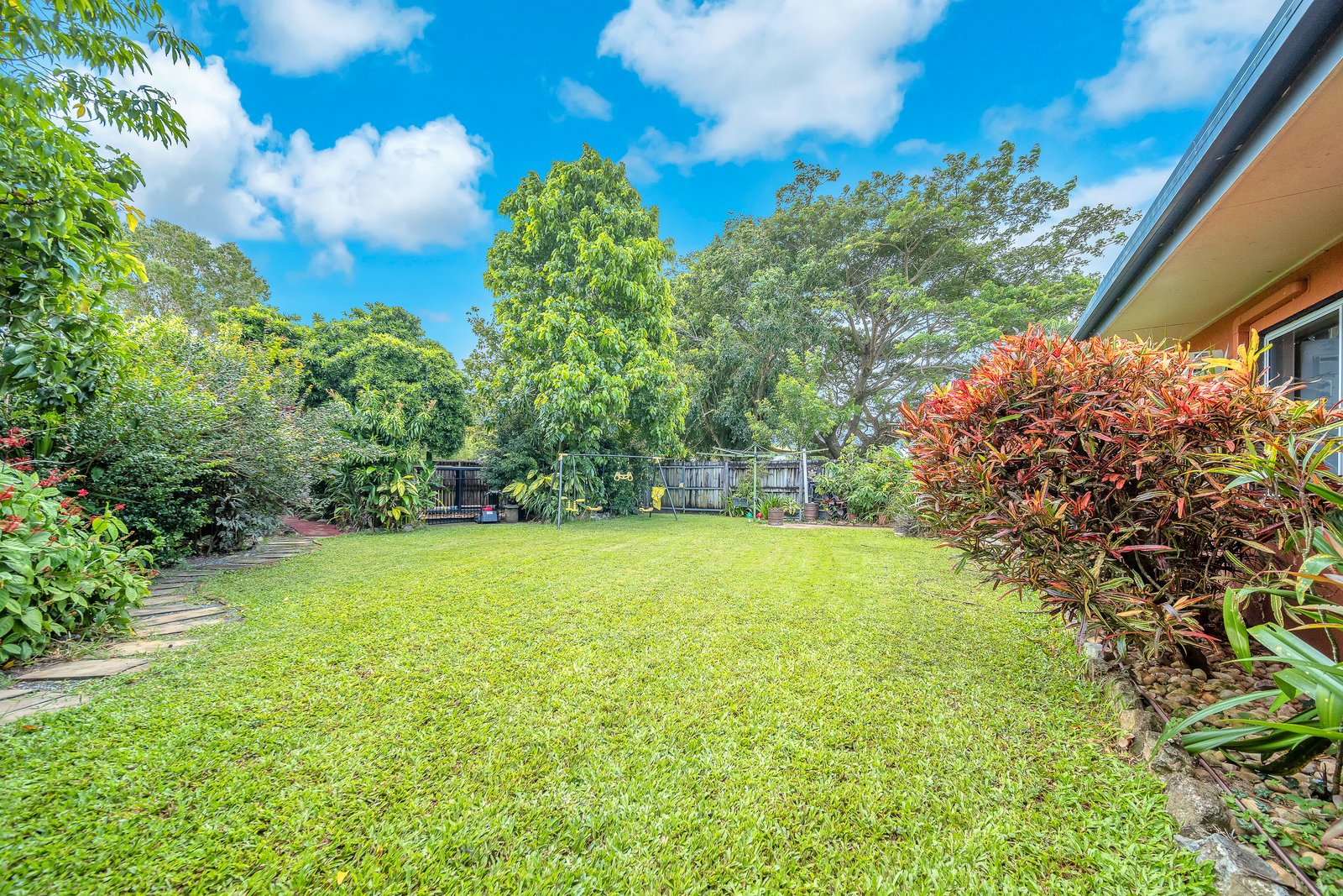 25 Carnation Street PROSERPINE 33