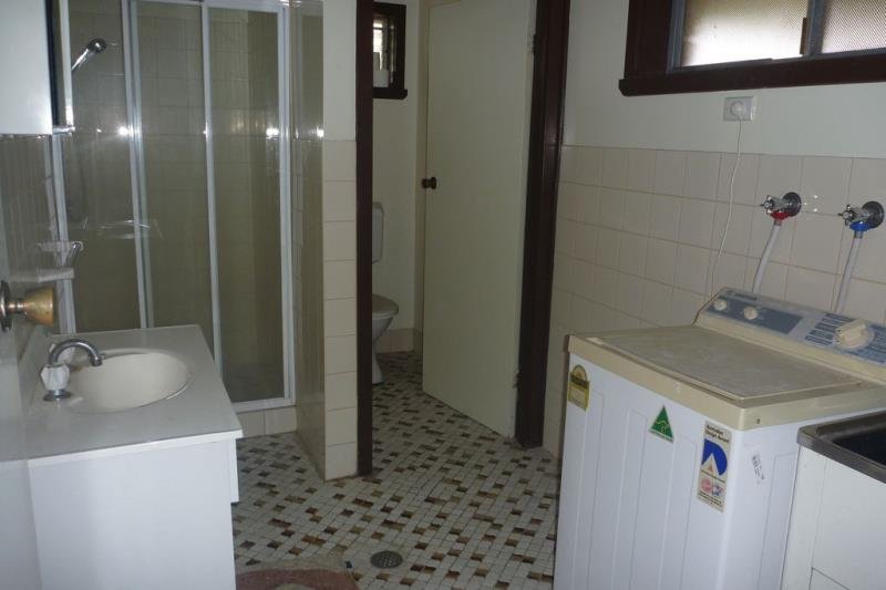 2/5 Charleville Road TURVEY PARK 2