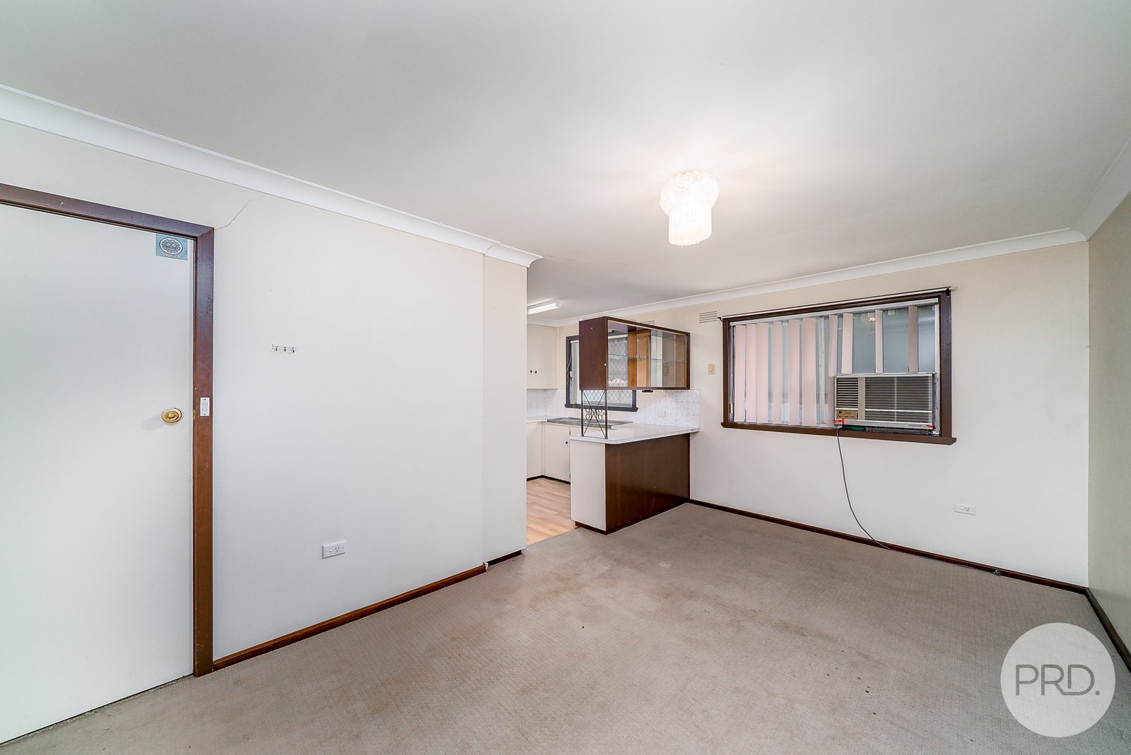 2/5 Charleville Road TURVEY PARK 4