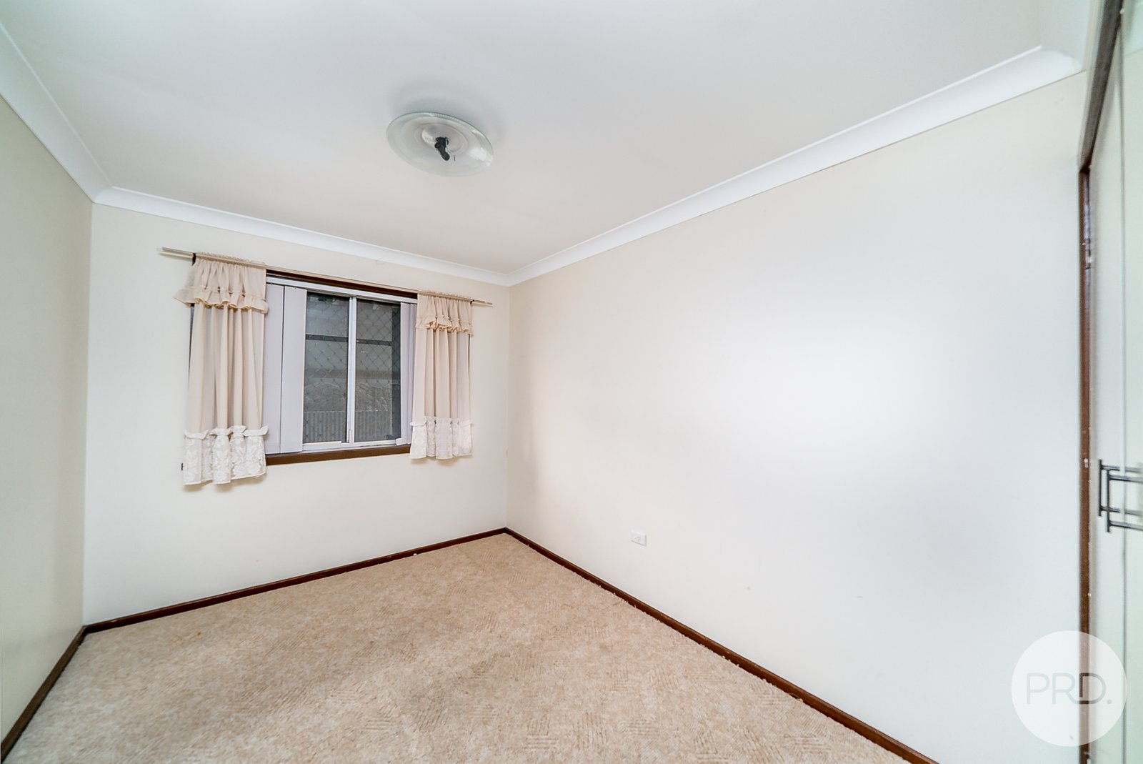 2/5 Charleville Road TURVEY PARK 5
