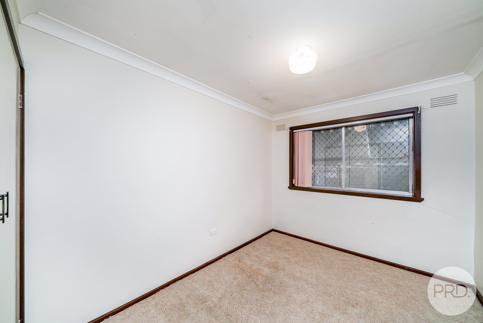 2/5 Charleville Road TURVEY PARK 5