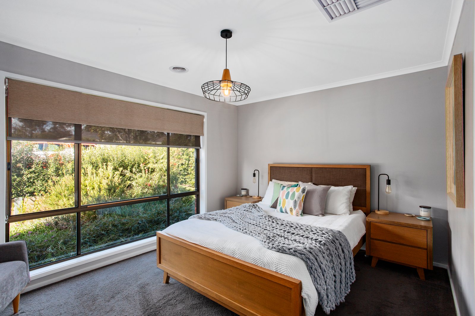 25 Cheriton Drive STRATHDALE 8