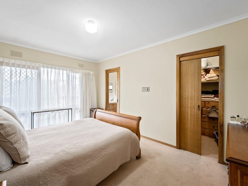 Real Estate and Property in 25 Chippendale Court, Templestowe, VIC