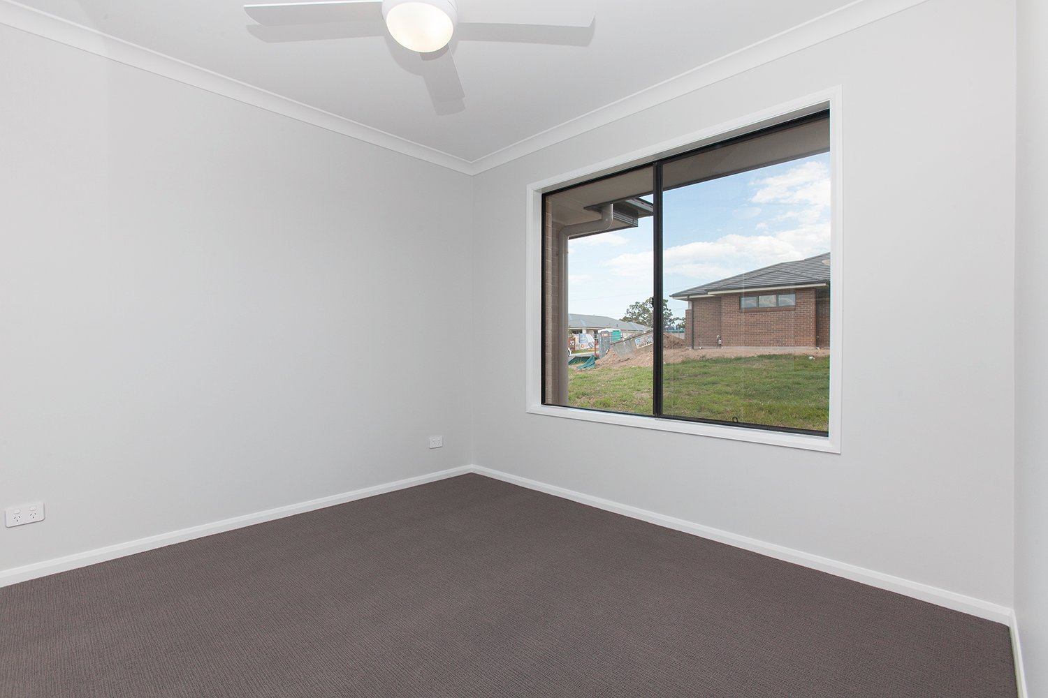 25 Concord Circuit CLIFTLEIGH 12