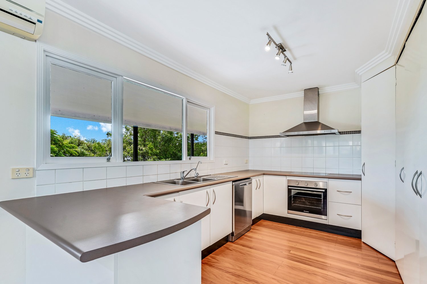 25 Cooleroo Crescent SOUTHPORT 5