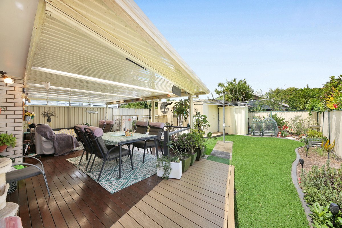 2/5 Crimson Court Miami 3