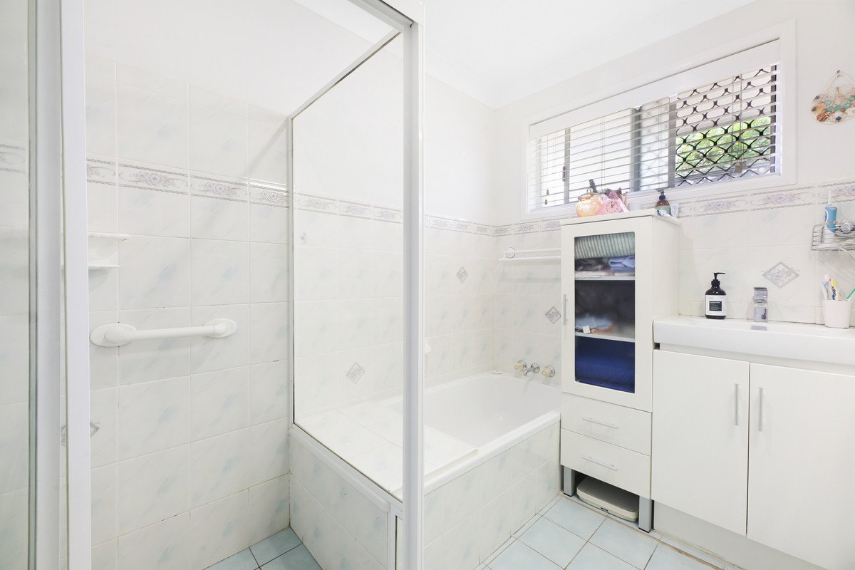 2/5 Crimson Court Miami 13