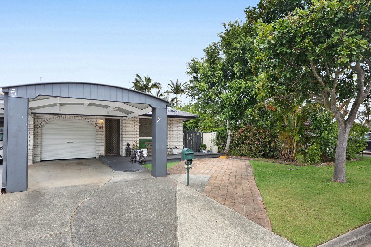 2/5 Crimson Court Miami 16