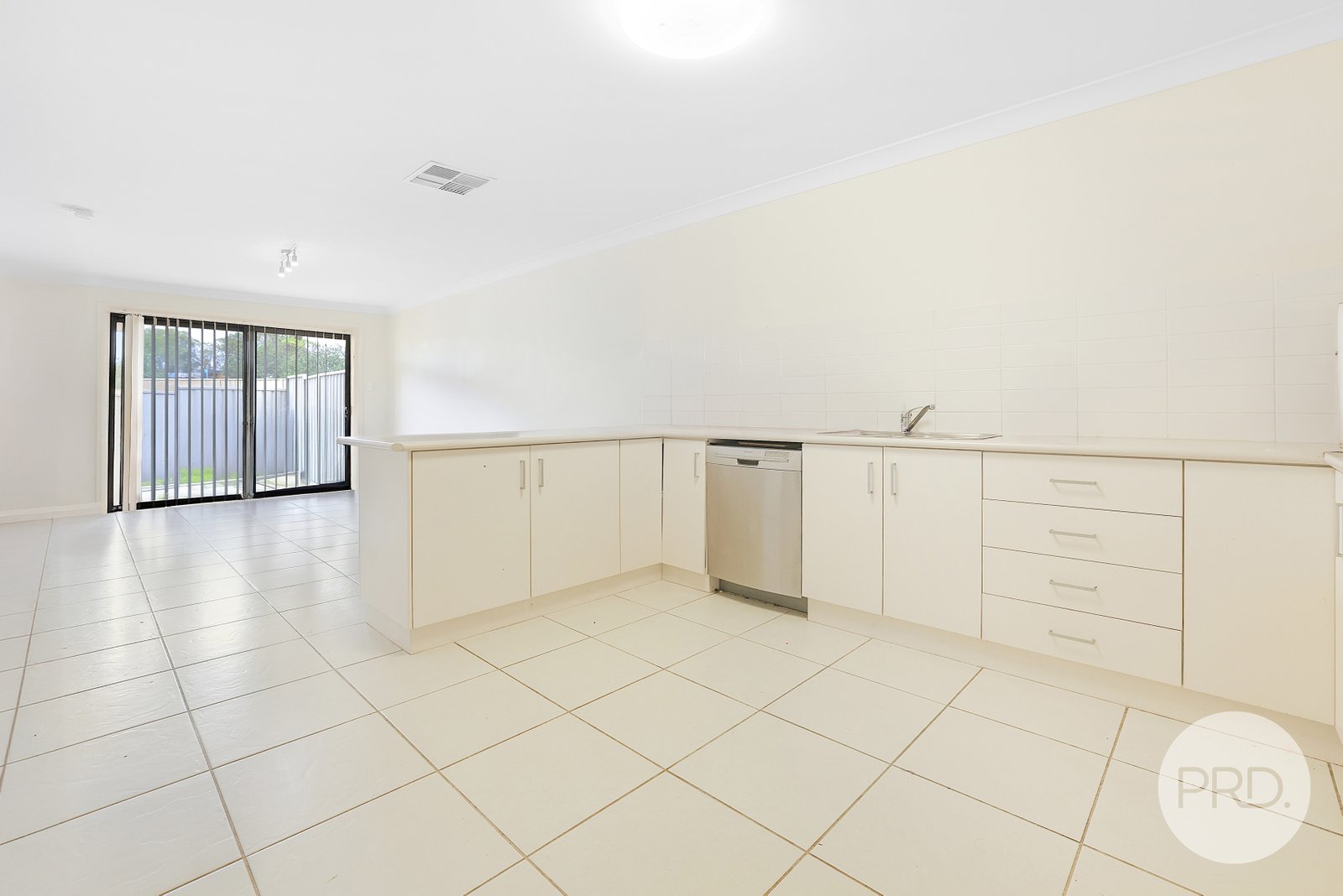 25 Cunningham Street TAMWORTH 8