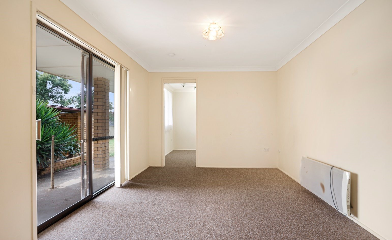 25 Cypress Street TAMWORTH 4