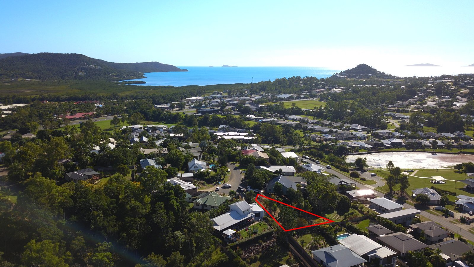 25 Daydream Court CANNONVALE 2