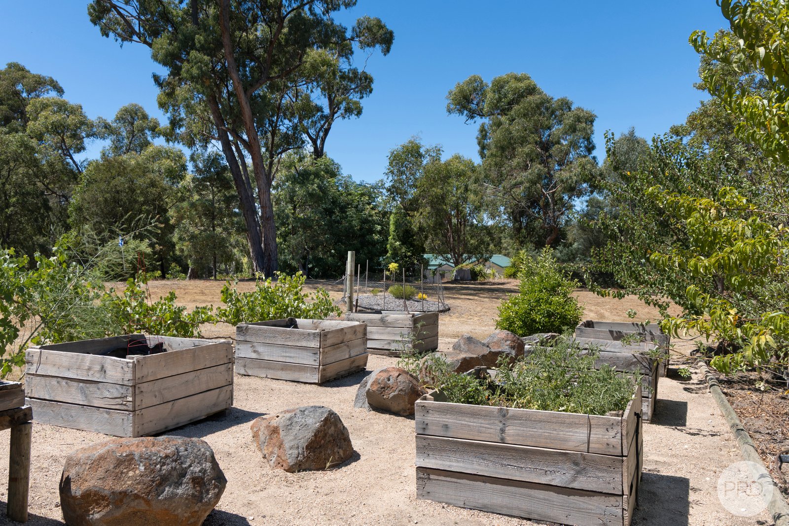 25 De Regt Drive CRESWICK 18