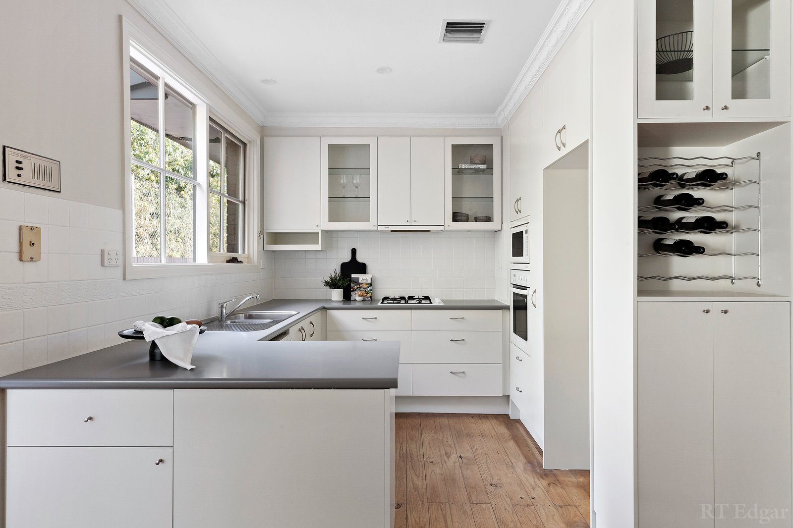 Real Estate and Property in 2/5 Denman Avenue, Glen Iris, VIC