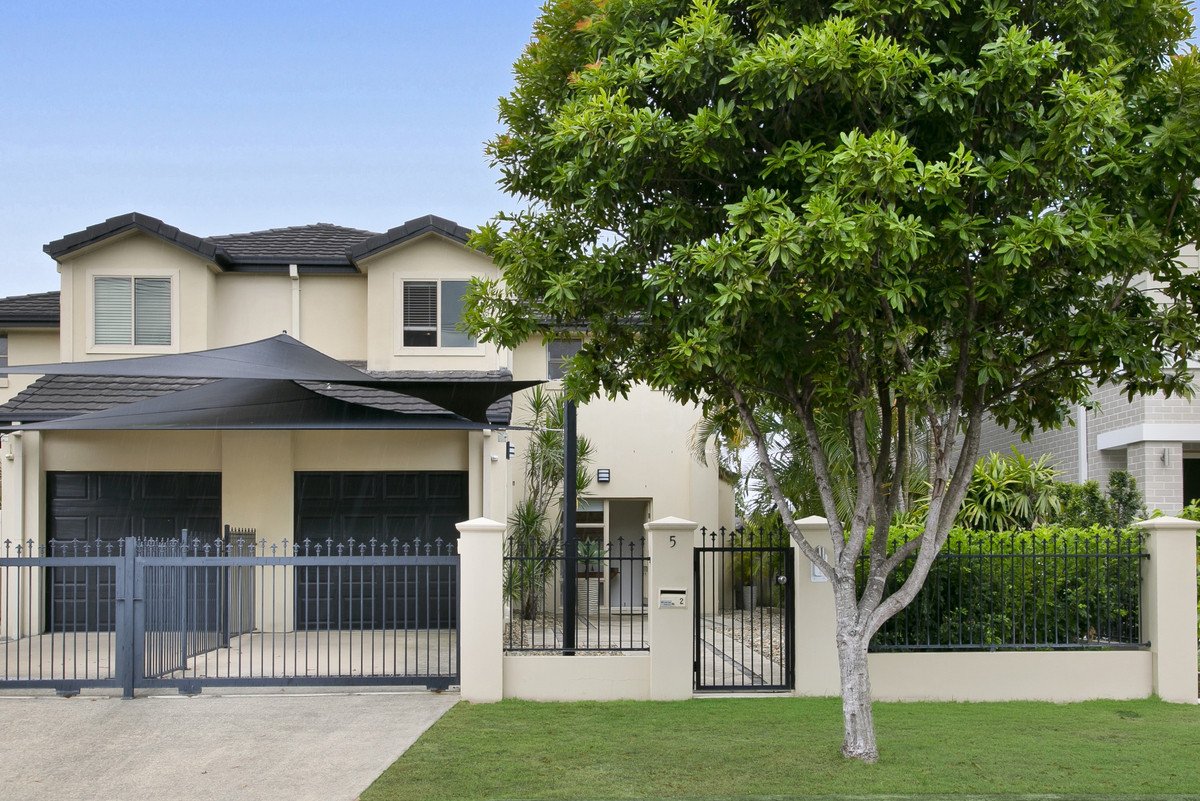 2/5 Doggett Drive Miami 1