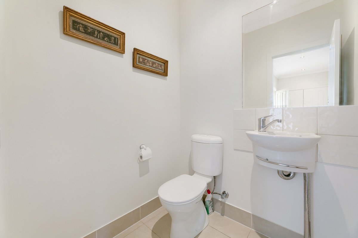 2/5 Doggett Drive Miami 15