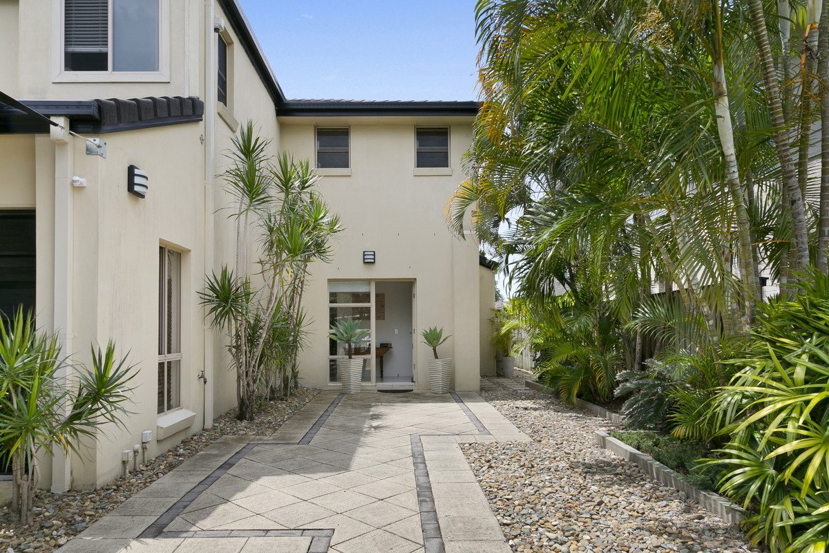 2/5 Doggett Drive Miami 17