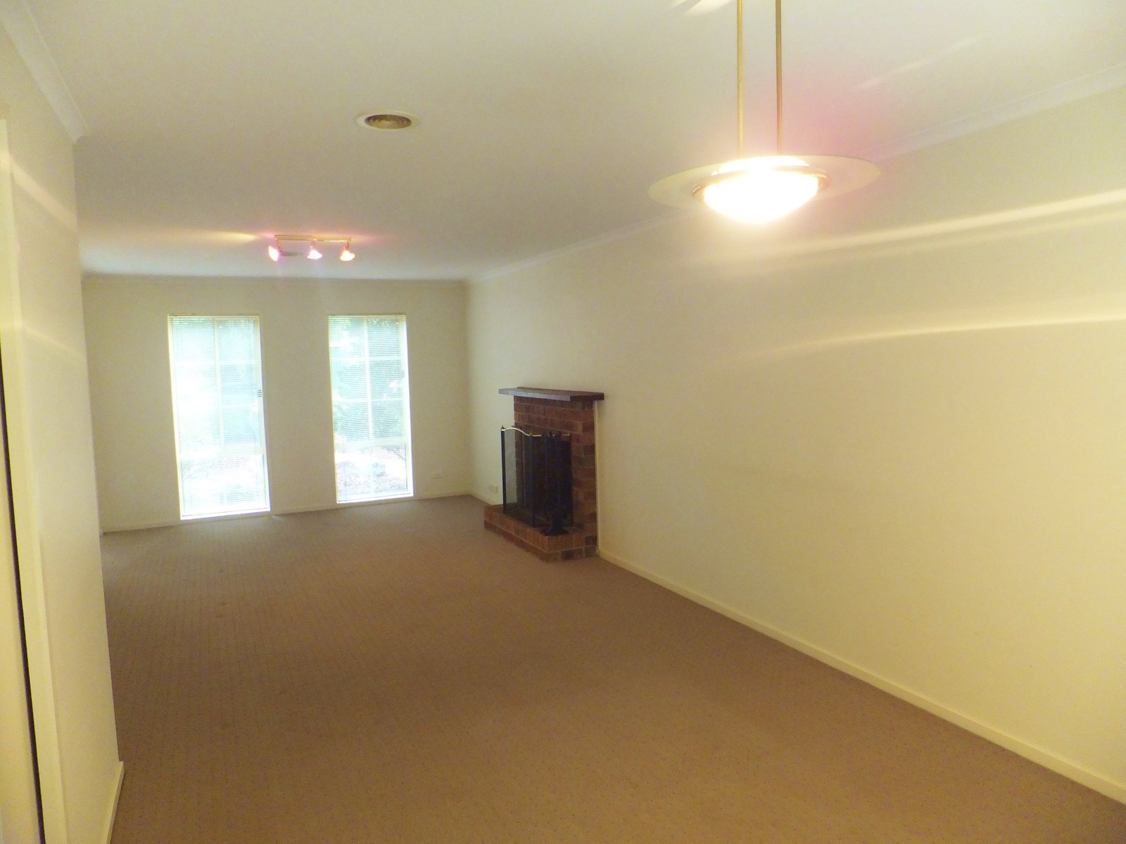 Gallery: 25 Dorothea Mackellar Avenue