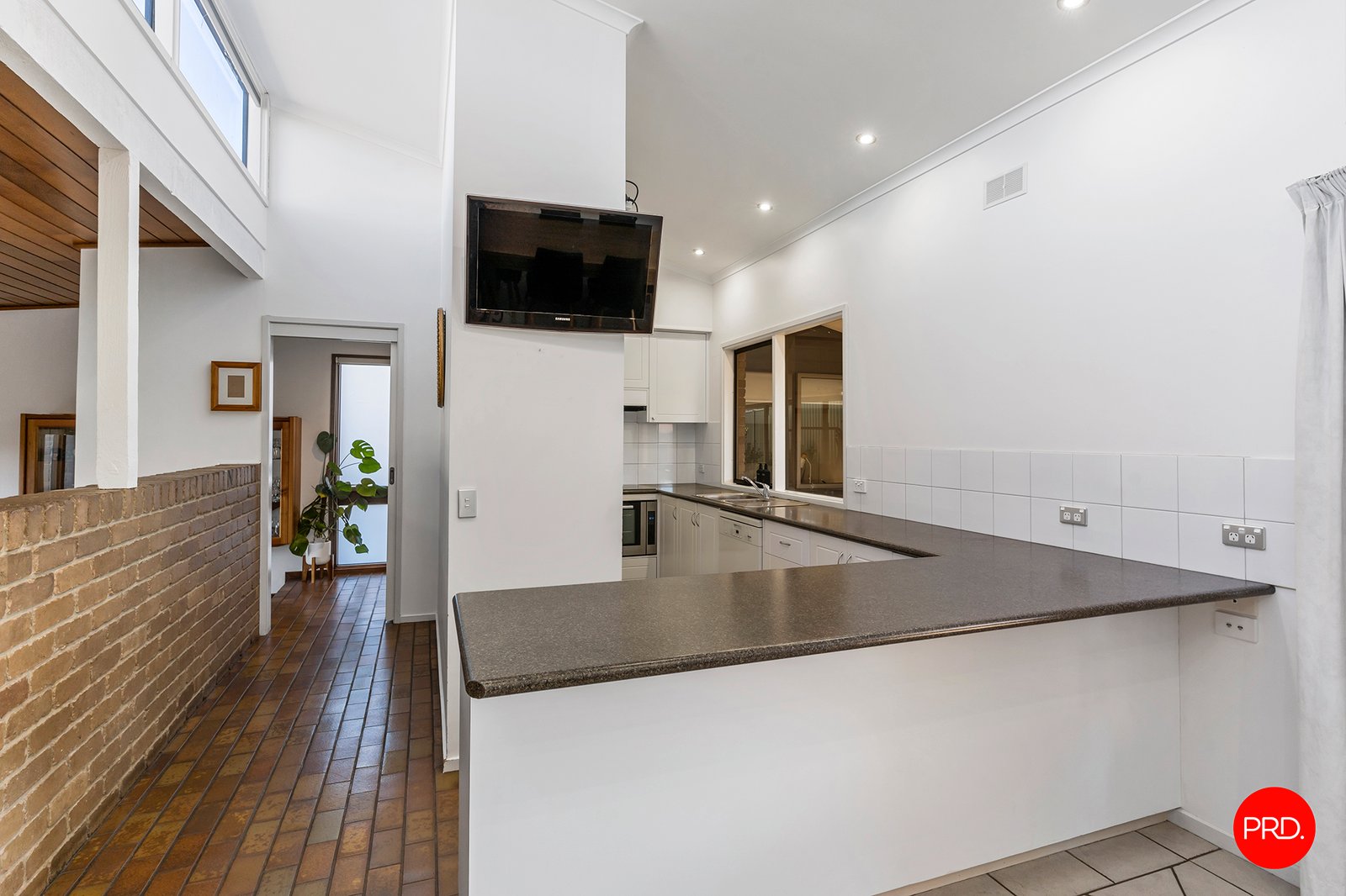 25 Eastern Road STRATHDALE 9