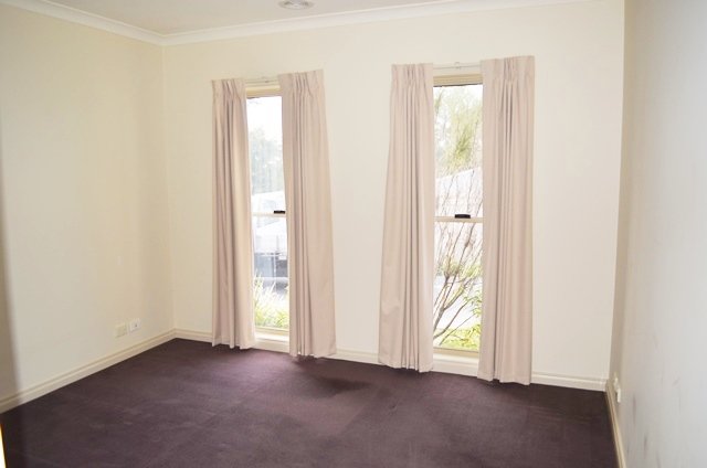 2/5 Eilish Court MOUNT HELEN 8