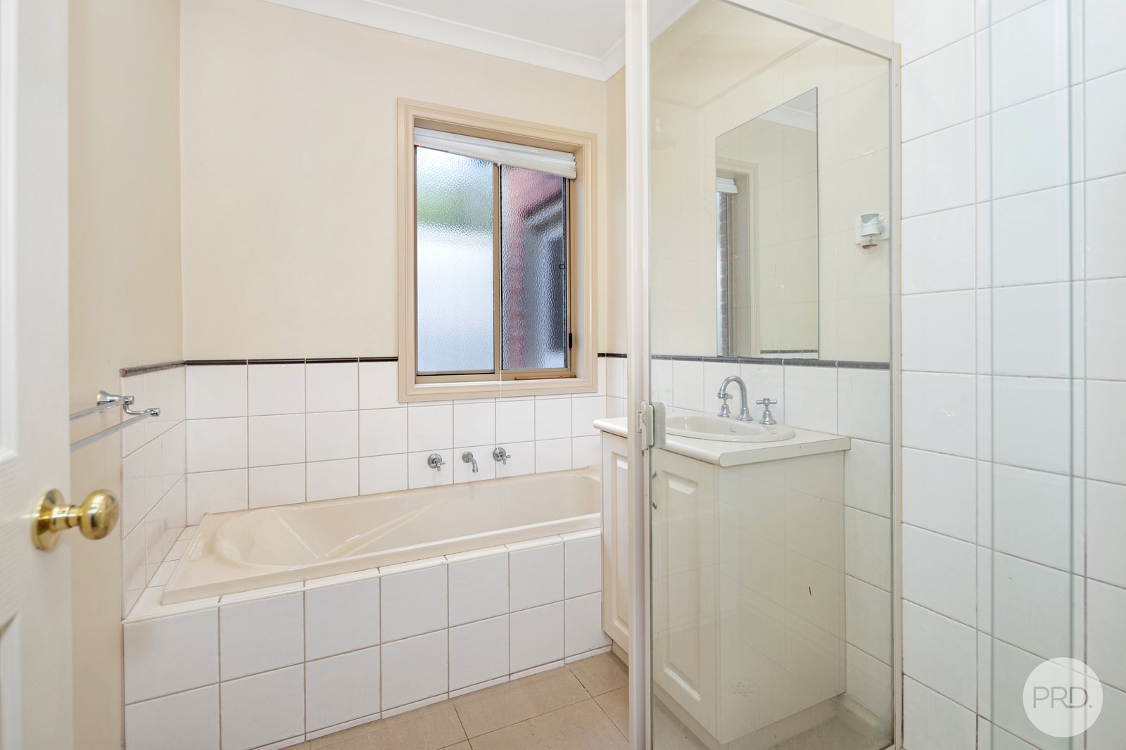 2/5 Eilish Court MOUNT HELEN 8